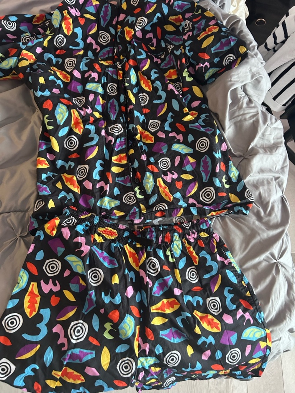 Netflix Stranger Things Black Multicolor Abstract Set